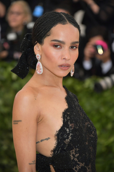 Zoe Kravitz wearing a Boxbraid bun with a bow at the Met Gala